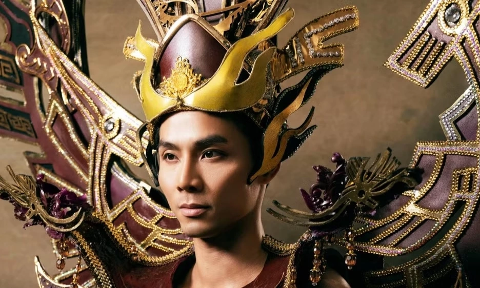 Nguyễn Vũ Linh mang trang phục &ldquo;Hồn thi&ecirc;ng &Acirc;u Lạc&rdquo; đến Mister International 2026
