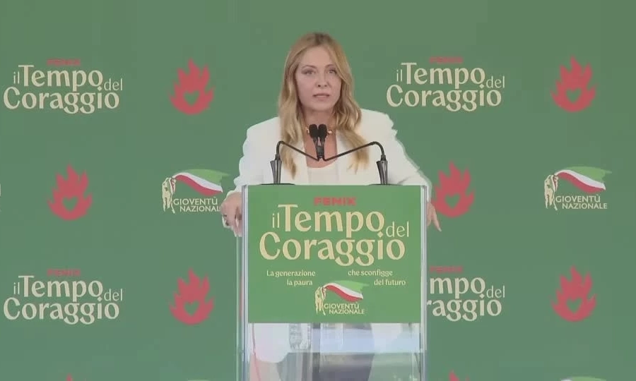Italia đề xuất giới hạn học sinh nước ngo&agrave;i, cấm che k&iacute;n mặt trong trường học