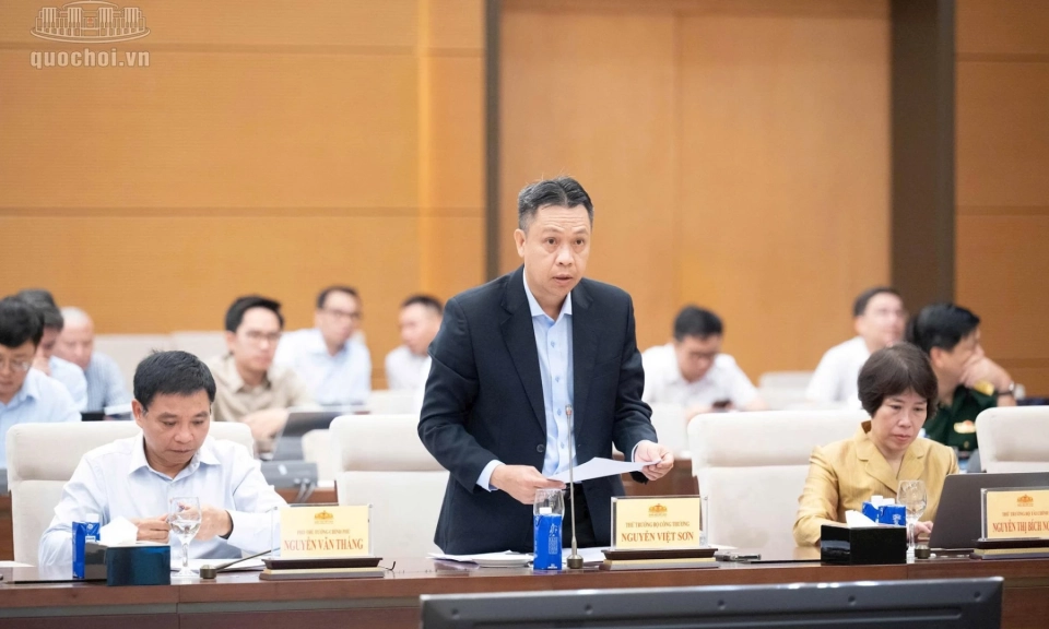 Kh&ocirc;ng chuyển to&agrave;n bộ rủi ro đầu tư, kinh doanh v&agrave;o gi&aacute; điện