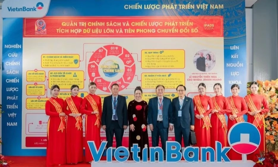 Li&ecirc;n kết dữ liệu thực tiễn: Từ số h&oacute;a giao dịch đến l&agrave;m chủ dữ liệu, AI v&agrave; năng lực ra quyết định