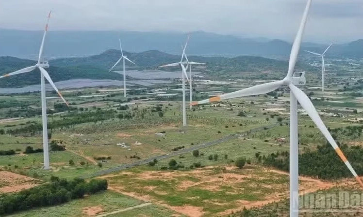 Thế giới lập kỷ lục về năng lượng t&aacute;i tạo nhưng vẫn phụ thuộc nhi&ecirc;n liệu h&oacute;a thạch