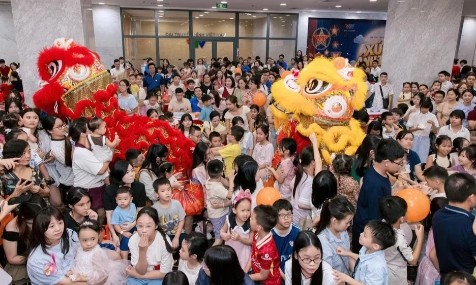 &ldquo;Ng&agrave;y hội đ&oacute;n trăng&rdquo; tại VTV thu h&uacute;t gần 3.400 lượt thiếu nhi, phụ huynh