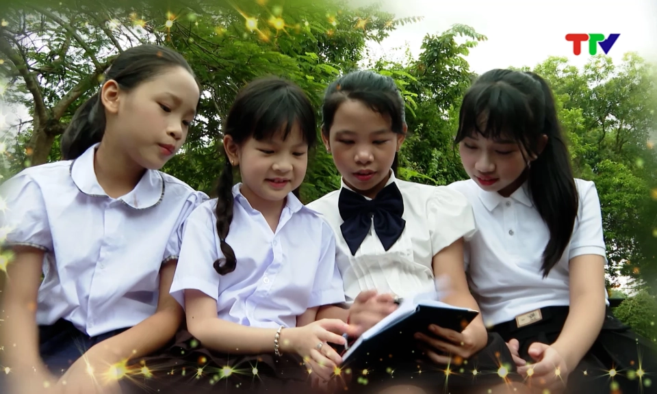 M&ugrave;a thu ng&agrave;y khai trường.