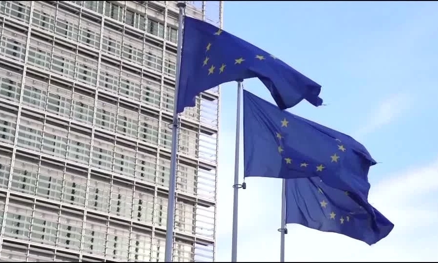 EU gỡ trừng phạt hai tỷ ph&uacute; Nga