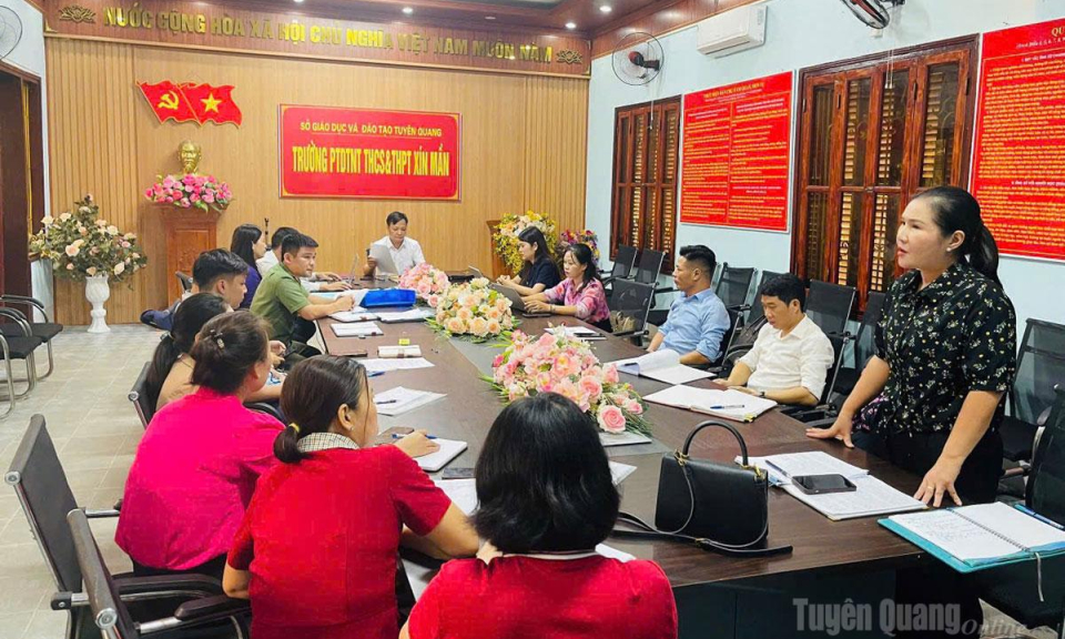 Siết chặt an to&agrave;n thực phẩm tại c&aacute;c bếp ăn tập thể trường học