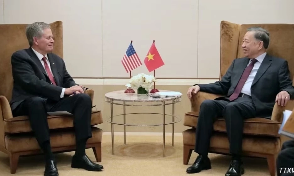 Tổng B&iacute; thư, Chủ tịch nước T&ocirc; L&acirc;m tiếp Thượng nghị sĩ Hoa Kỳ Steve Daines