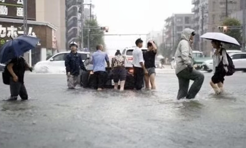 Nhật Bản: &Iacute;t nhất 9 người thiệt mạng do b&atilde;o Dujuan g&acirc;y mưa lũ kỷ lục