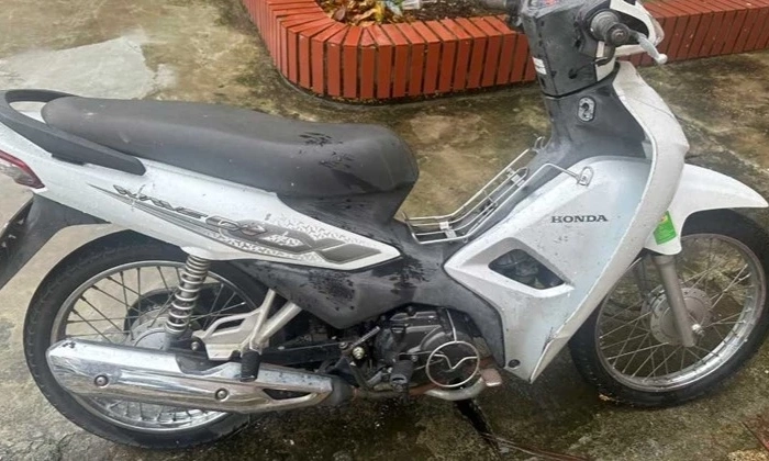 Khởi tố 2 đối tượng nhiều tiền &aacute;n, trộm xe m&aacute;y tr&ecirc;n đường nội đồng ở Hưng Y&ecirc;n