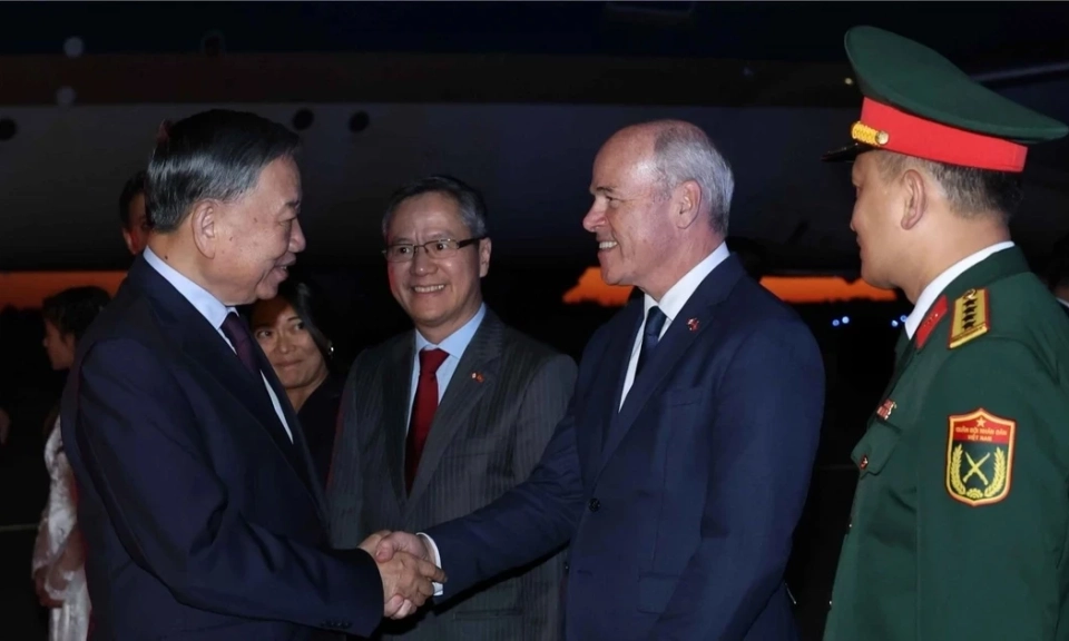 [Ảnh] Tổng B&iacute; thư, Chủ tịch nước T&ocirc; L&acirc;m bắt đầu chuyến thăm cấp Nh&agrave; nước tới Canada