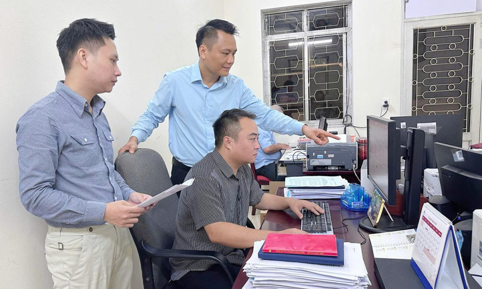 Mặt trận số đồng h&agrave;nh c&ugrave;ng Nh&acirc;n d&acirc;n