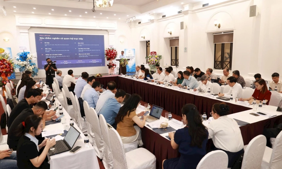 Nhận diện &ldquo;điểm nghẽn&rdquo; cản trở chuyển đổi số