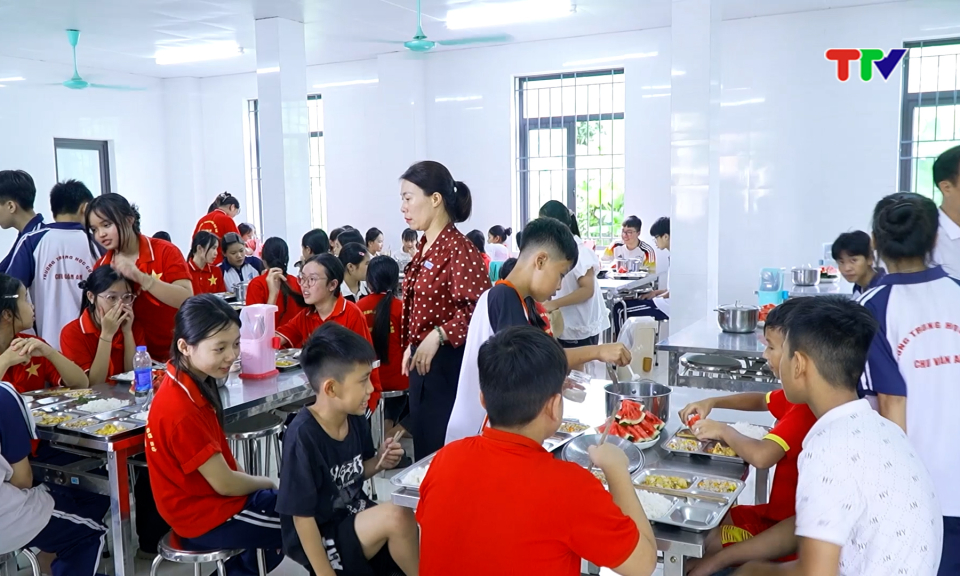 Đảm bảo an to&agrave;n vệ sinh thực phẩm bếp ăn trường học