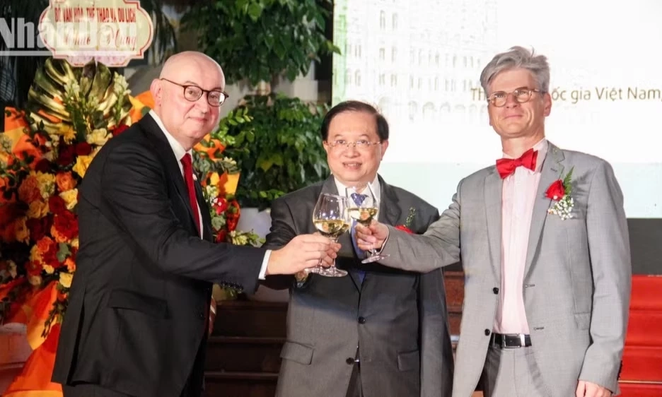 Dấu ấn 30 năm hữu nghị-hợp t&aacute;c giữa Việt Nam v&agrave; ph&aacute;i đo&agrave;n Wallonie-Bruxelles (Bỉ)