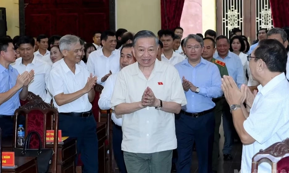 Tổng B&iacute; thư, Chủ tịch nước T&ocirc; L&acirc;m tiếp x&uacute;c cử tri trước Kỳ họp thứ 2, Quốc hội kh&oacute;a XVI