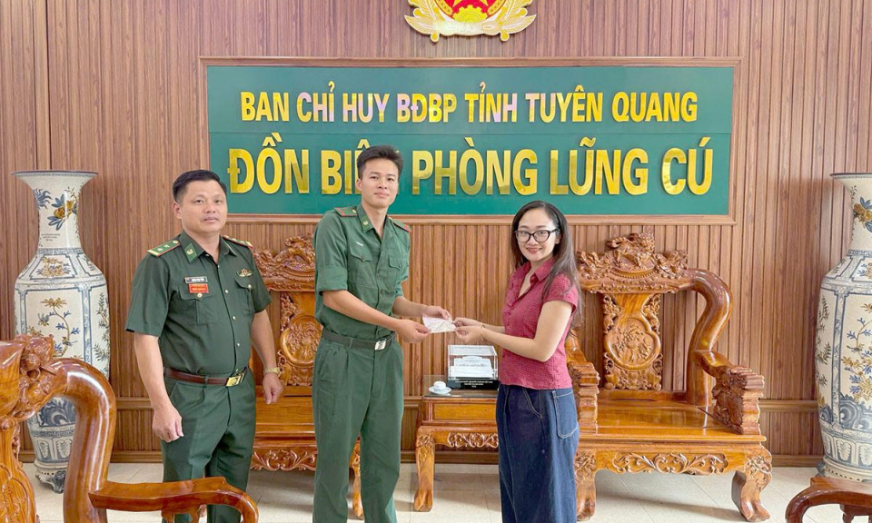 H&agrave;nh động đẹp của người l&iacute;nh nơi địa đầu Tổ quốc