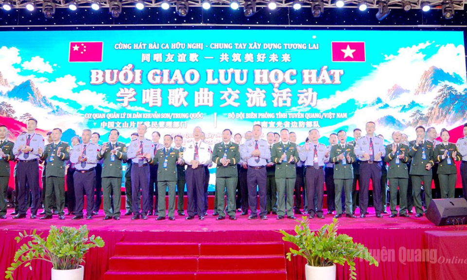 Từ nhịp cầu hữu nghị đến b&igrave;nh y&ecirc;n bi&ecirc;n giới