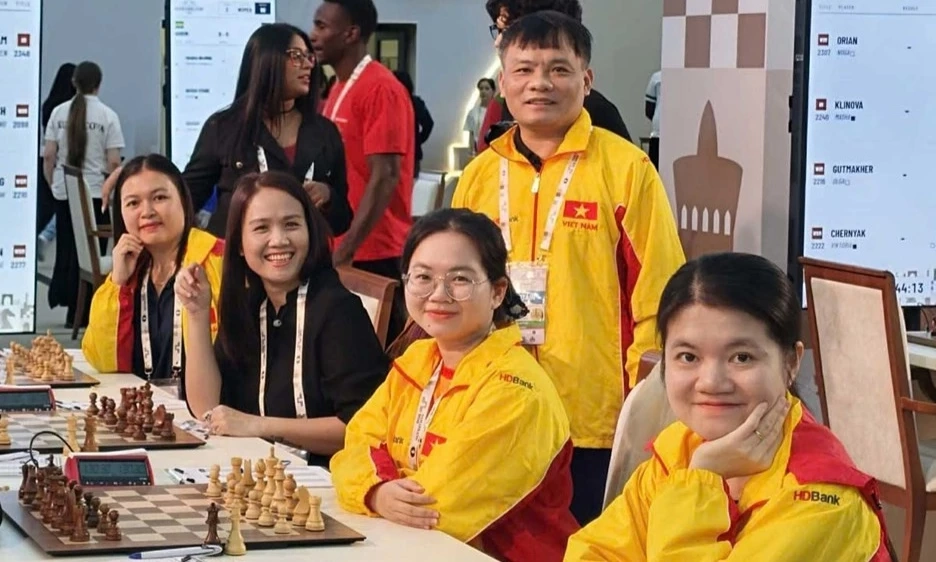Cờ vua nữ Việt Nam lần thứ hai v&agrave;o nh&oacute;m 10 đội dẫn đầu Olympiad