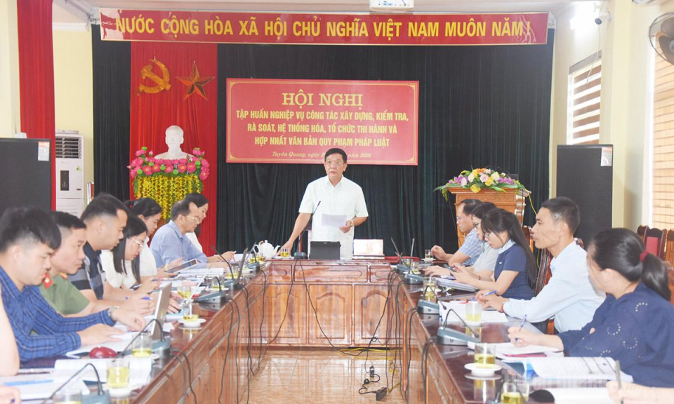 Tập huấn nghiệp vụ c&ocirc;ng t&aacute;c x&acirc;y dựng, tổ chức thi h&agrave;nh v&agrave; hợp nhất văn bản quy phạm ph&aacute;p luật