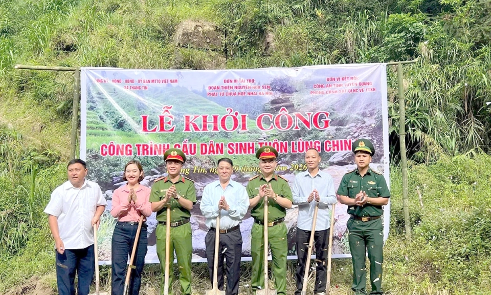 Th&agrave;ng T&iacute;n khởi c&ocirc;ng x&acirc;y dựng cầu d&acirc;n sinh tại th&ocirc;n L&ugrave;ng Chin Hạ