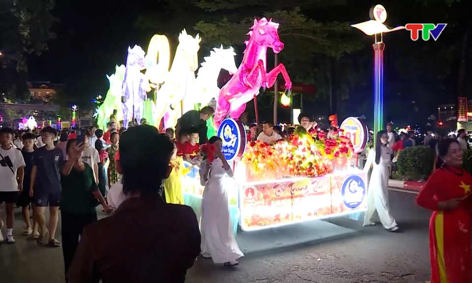 Đất v&agrave; người xứ Tuy&ecirc;n| Miền k&yacute; ức dưới trăng