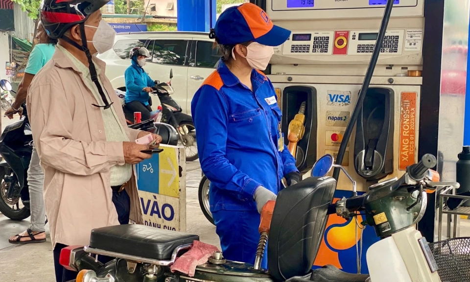 Quỹ b&igrave;nh ổn gi&aacute; xăng dầu: Nguồn lực lớn, cần c&aacute;ch d&ugrave;ng hiệu quả