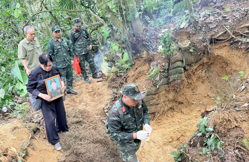Hài cốt liệt sĩ Ma Đình Thắng được đưa về Nhà quàn của Đội Tìm kiếm, quy tập hài cốt liệt sĩ để bảo quản.