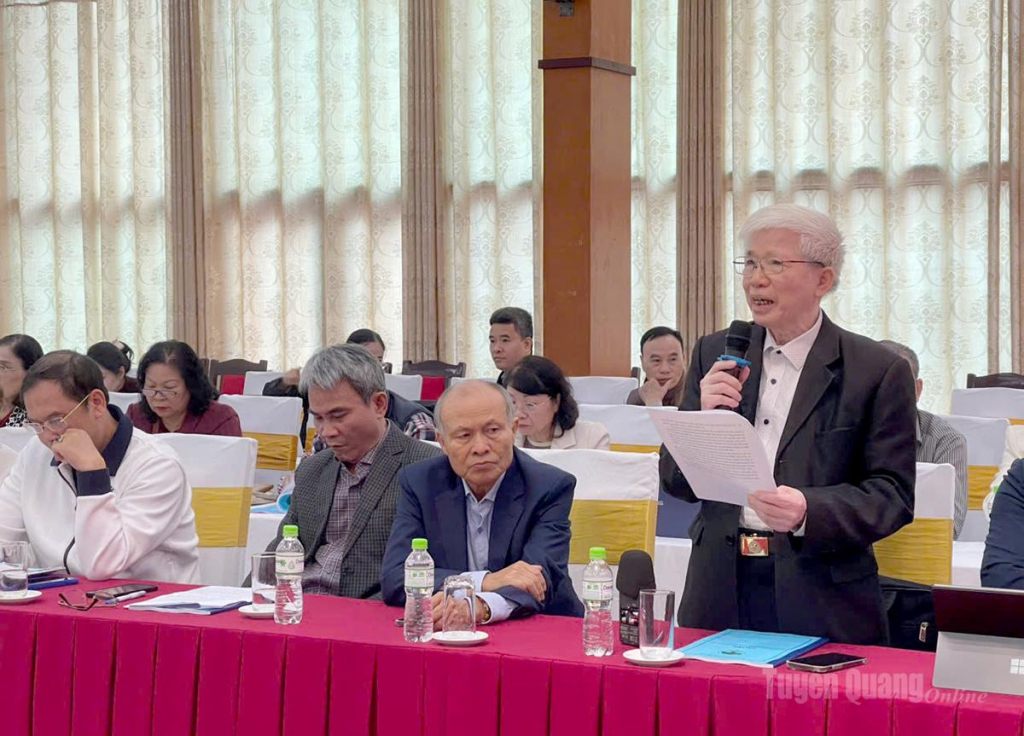 GS.TS Nguyễn Đình Cử phát biểu tại các hội thảo về công tác dân số của Việt Nam.
