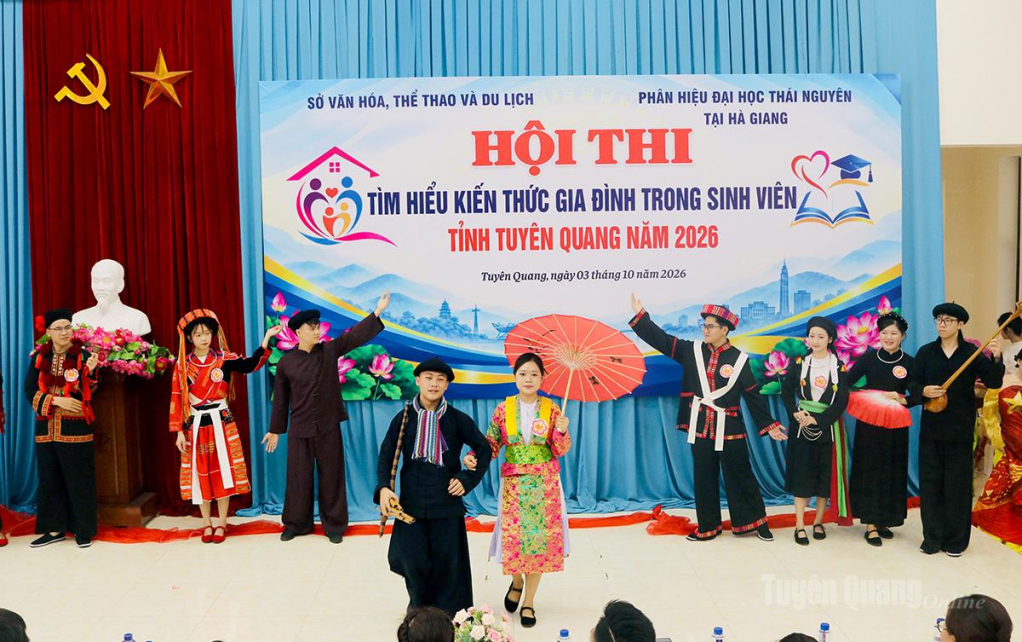 Phần thi Chào hỏi đặc sắc Hội thi.