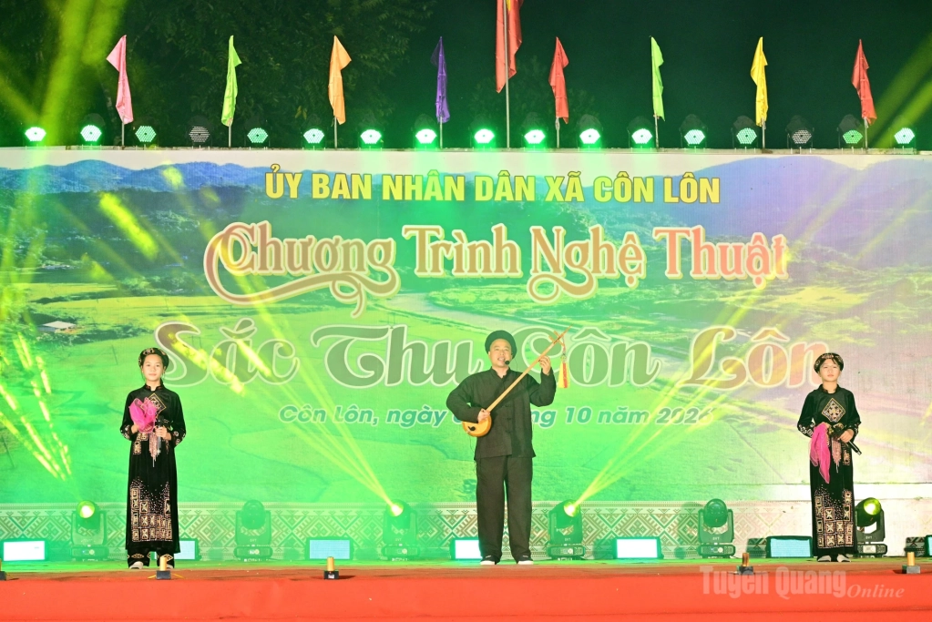Chương trình nghệ thuật giàu bản sắc của địa phương.