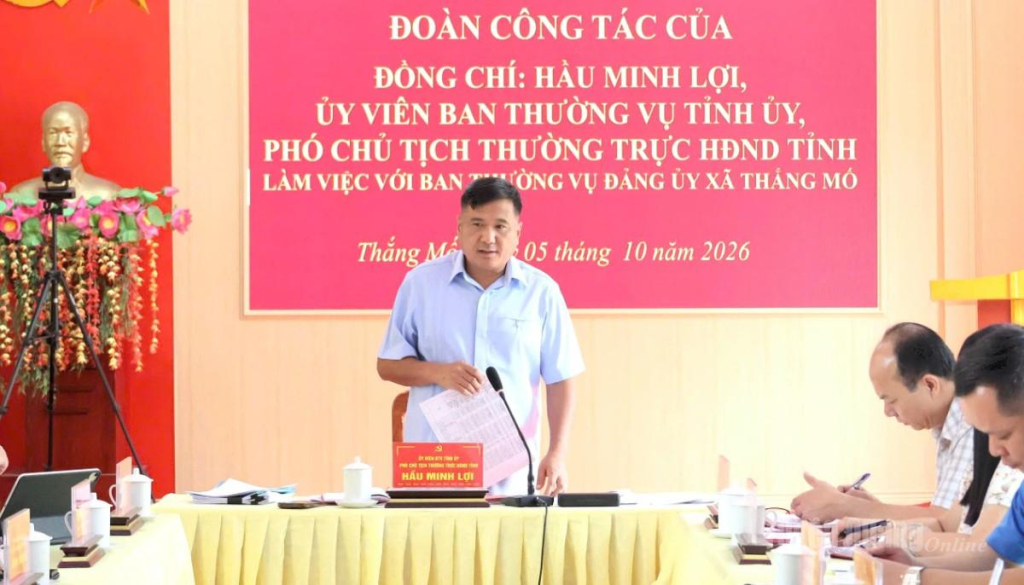 Đồng chí Hầu Minh Lợi, Uỷ viên Ban Thường vụ Tỉnh uỷ, Phó Chủ tịch Thường trực HĐND tỉnh phát biểu kết luận tại buổi làm việc.