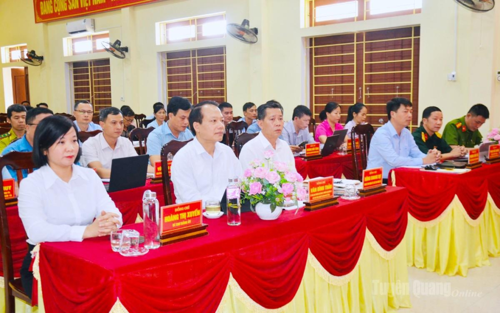 Đồng chí Vân Đình Thảo, Ủy viên Ban Thường vụ Tỉnh ủy, Trưởng Ban Quản lý các Khu công nghiệp và Khu kinh tế tỉnh dự hội nghị.