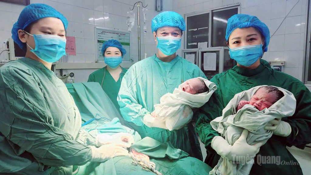 Một ca phẫu thuật lấy thai lần 2 tại Bệnh viện Đa khoa tỉnh.