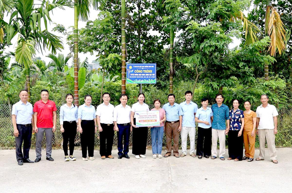 Ủy ban MTTQ phường Minh Xuân khánh thành công trình điện năng lượng mặt trời tại tổ dân phố Trung Môn 52.