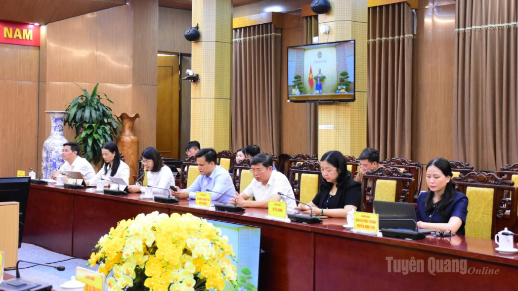 Các đại biểu dự cuộc họp.
