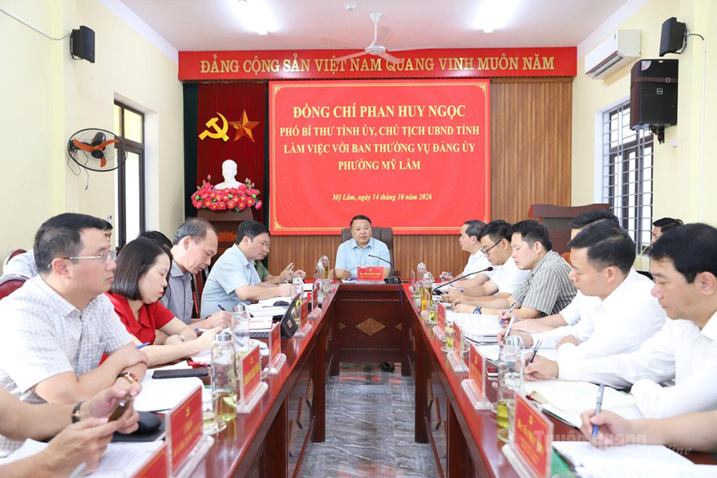 Chủ tịch UBND tỉnh Phan Huy Ngọc chủ trì làm việc với Ban Thường vụ Đảng uỷ phường Mỹ Lâm.