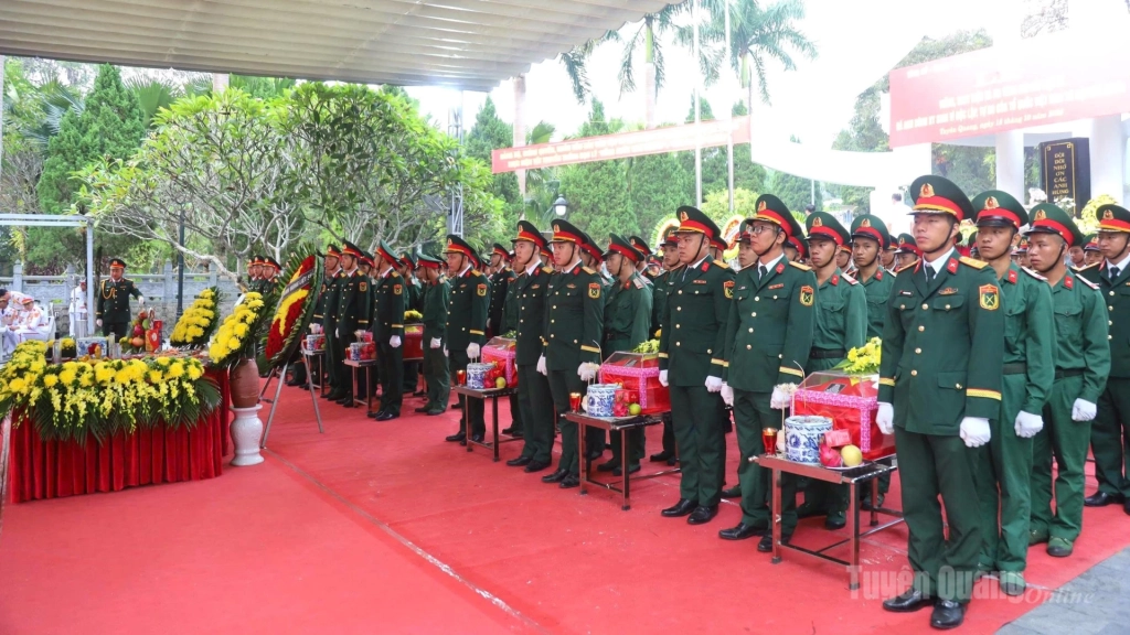 Tuyên Quang tổ chức Lễ viếng, truy điệu và an táng hài cốt liệt sĩ.