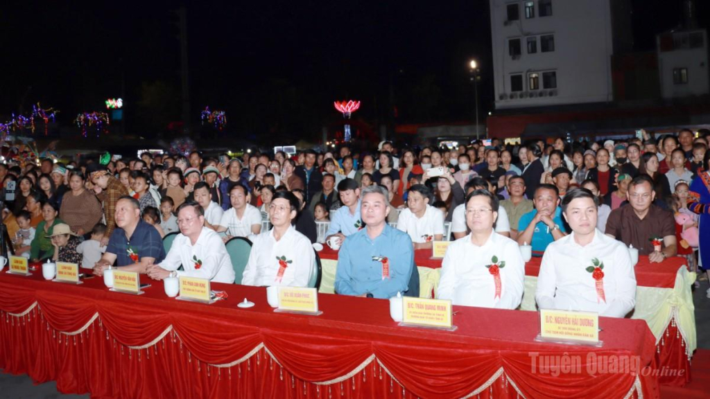 Trưởng Ban Tổ chức Tỉnh uỷ Trần Quang Minh dự khai mạc Không gian Văn hoá dân tộc xã Quản Bạ năm 2026.