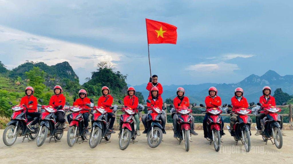 Dự kiến vào ngày 21/10, sẽ có khoảng 100 xe mô tô, xe máy đi qua đèo Mã Pì Lèng để quảng bá Cao nguyên đá Đồng Văn.