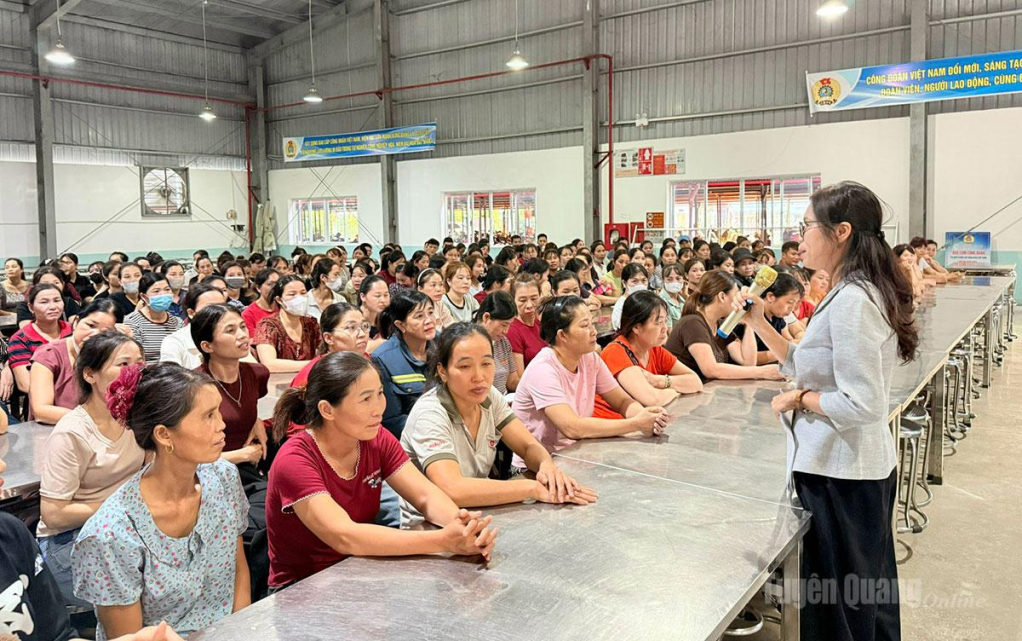 Đoàn viên, người lao động  Công ty TNHH Sản xuất Giày Chung Jye Tuyên Quang Việt Nam – Chi nhánh Sơn Dương dự Hội nghị.