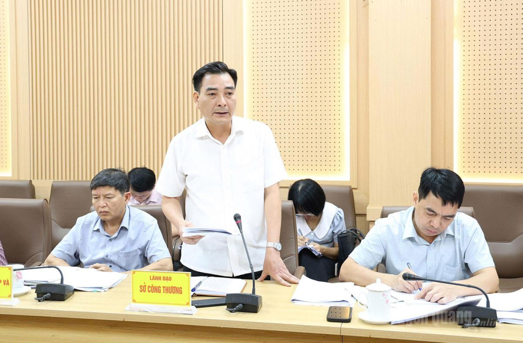 Lãnh đạo Sở Công thương phát biểu tại hội nghị.