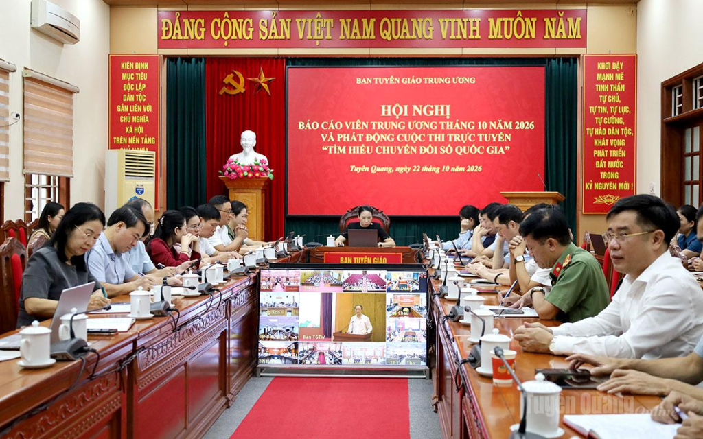 Đại biểu dự hội nghị tại điểm cầu Ban Tuyên giáo Tỉnh ủy Tuyên Quang.