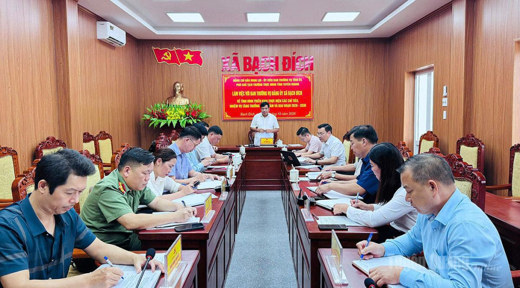 Toàn cảnh buổi làm việc.