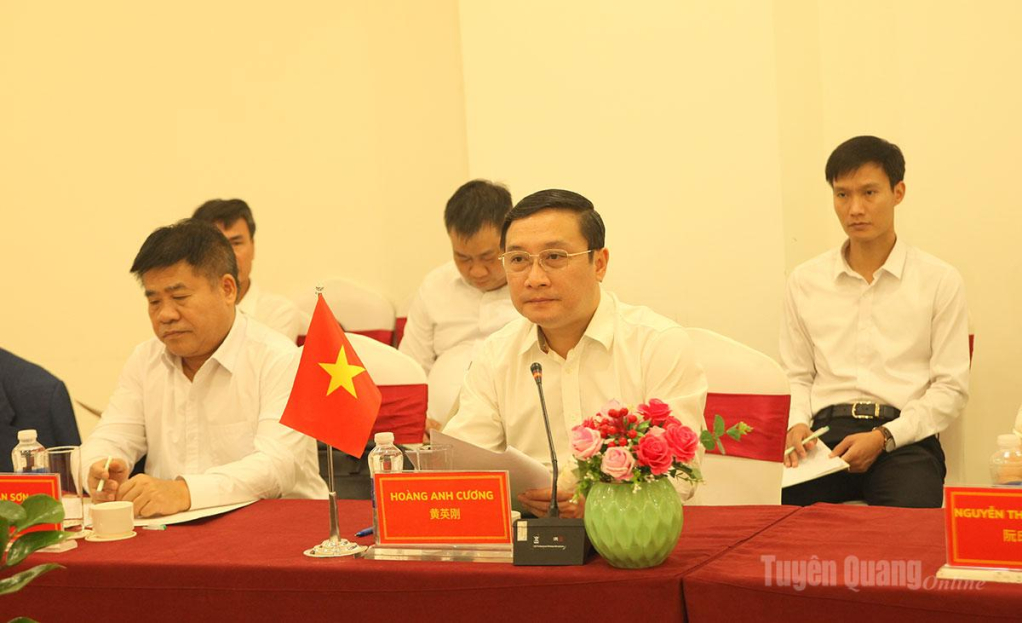 Đồng chí Hoàng Anh Cương, Giám đốc Sở Công thương tỉnh Tuyên Quang đề xuất một số nội dung hợp tác thời gian tới.