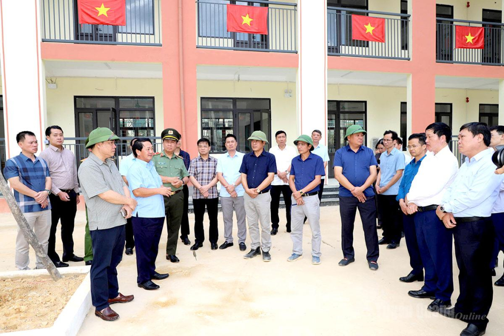 Bí thư Tỉnh ủy Hầu A Lềnh chỉ đạo nhà thầu, đơn vị thi công đẩy nhanh tiến độ, gắn với đảm bảo chất lượng Trường phổ thông nội trú liên cấp TH-THCS Phố Bảng.