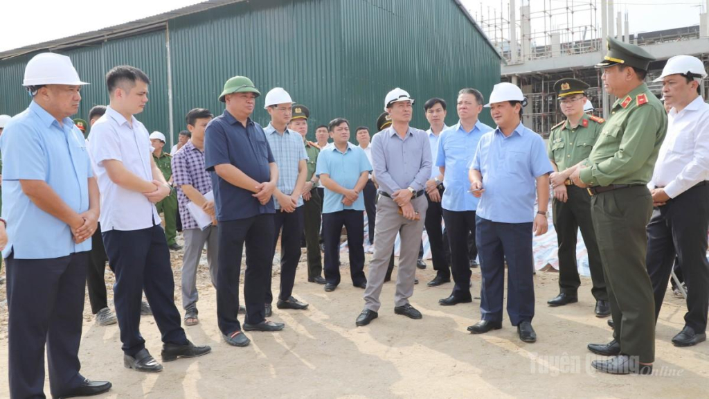 Bí thư Tỉnh ủy Hầu A Lềnh chỉ đạo chủ đầu tư, đơn vị thi công đẩy nhanh tiến độ Trường phổ thông nội trú liên cấp TH và THCS Bạch Đích.
