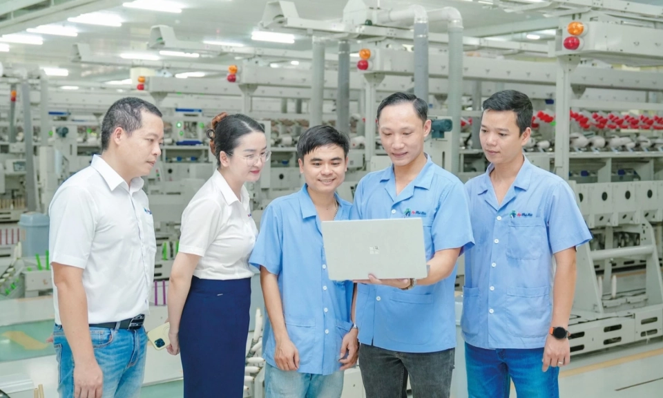 Đưa khoa học, c&ocirc;ng nghệ từ ph&ograve;ng th&iacute; nghiệm v&agrave;o sản xuất