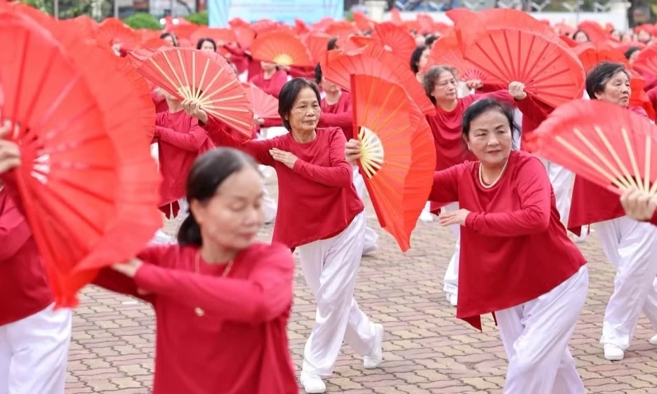 Ph&aacute;t huy vai tr&ograve;, vị thế người cao tuổi