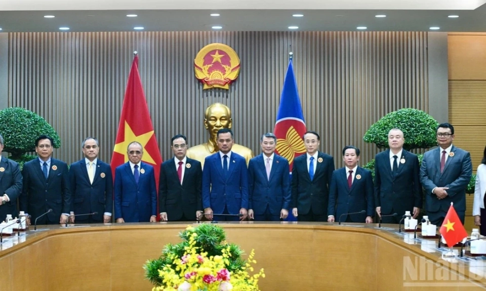 Tạo h&agrave;nh lang ph&aacute;p l&yacute; thuận lợi, mạnh mẽ hơn cho ASEAN trong đấu tranh ph&ograve;ng, chống c&aacute;c loại tội phạm