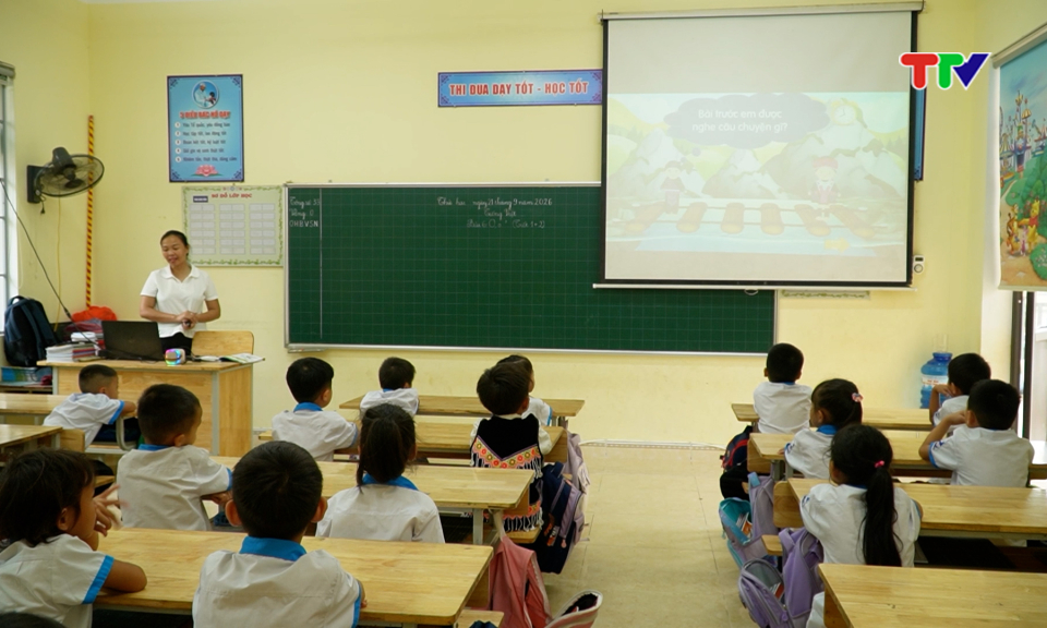 N&acirc;ng bước em tới trường