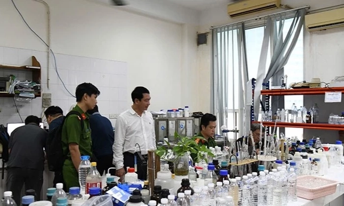 Khởi tố 28 bị can thuộc nhiều bộ, ng&agrave;nh l&agrave;m sai lệch kết quả quan trắc